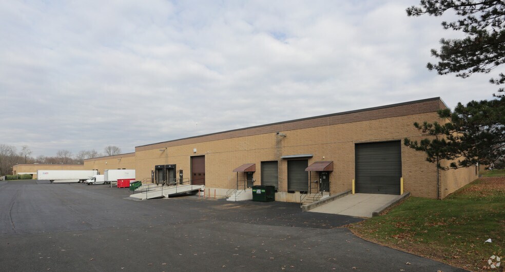 More Photos Of 2014 Ford Rd, Bristol Light Distribution For Lease