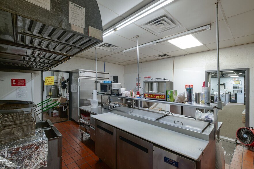 More Photos Of 1037 OH-7, Gallipolis Sports And Entertainment For Sale