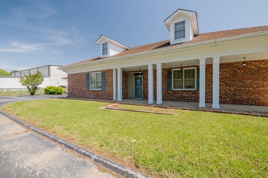 More Photos Of 2020 Mack Smith Rd, Rossville Bank For Sale