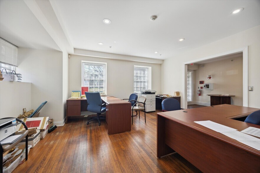 More Photos Of 400 E 21st St, Chester Office For Sale