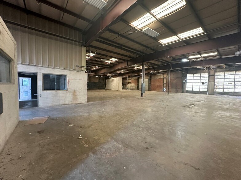 More Photos Of 1662 Murfreesboro Rd, Woodbury General Retail For Sale