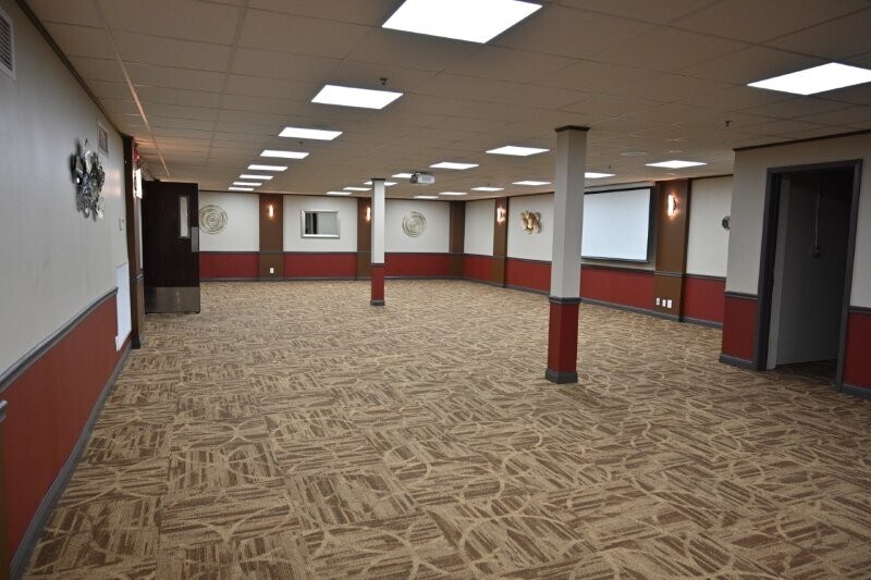 More Photos Of 517 S 4th St, Springfield General Retail For Sale