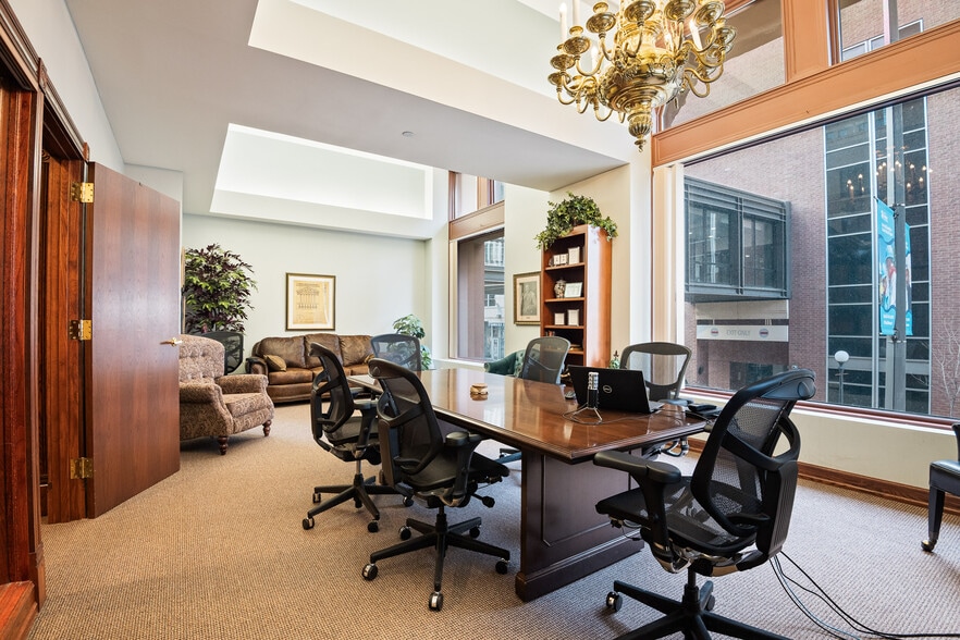 More Photos Of 6 W 5th St W, Saint Paul Office For Sale