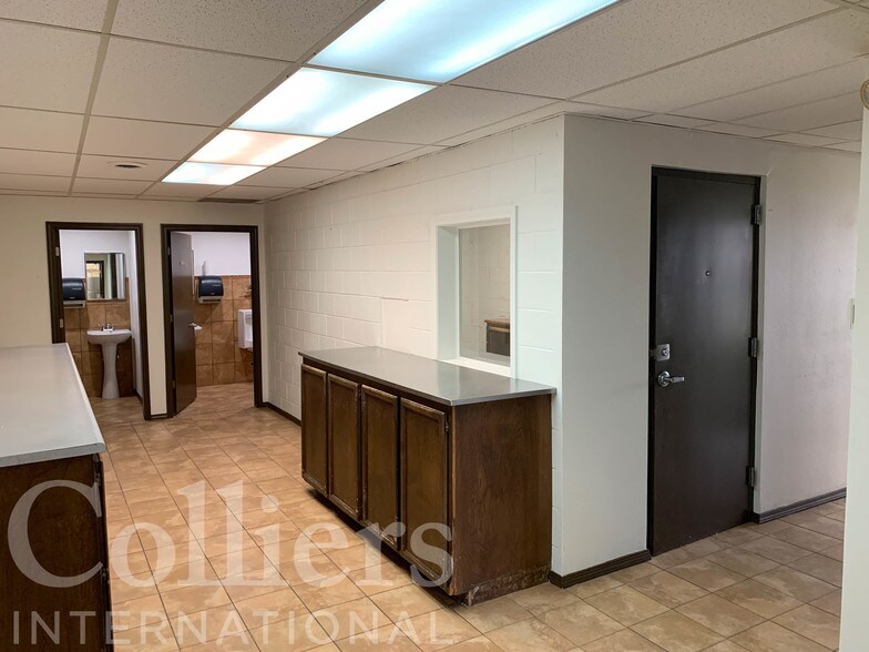 More Photos Of 2032 S Century Way, Boise Warehouse For Lease