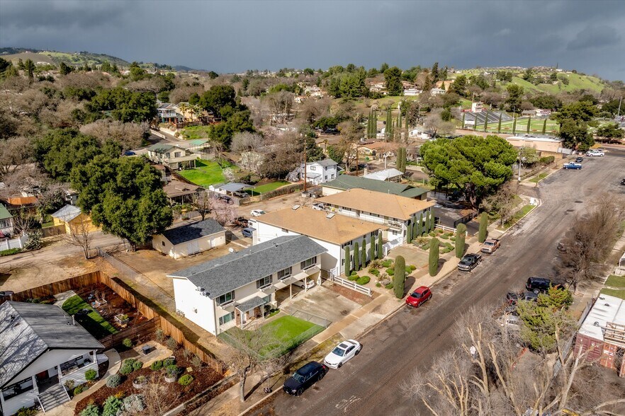 More Photos Of 2219 Oak St, Paso Robles Multifamily For Sale