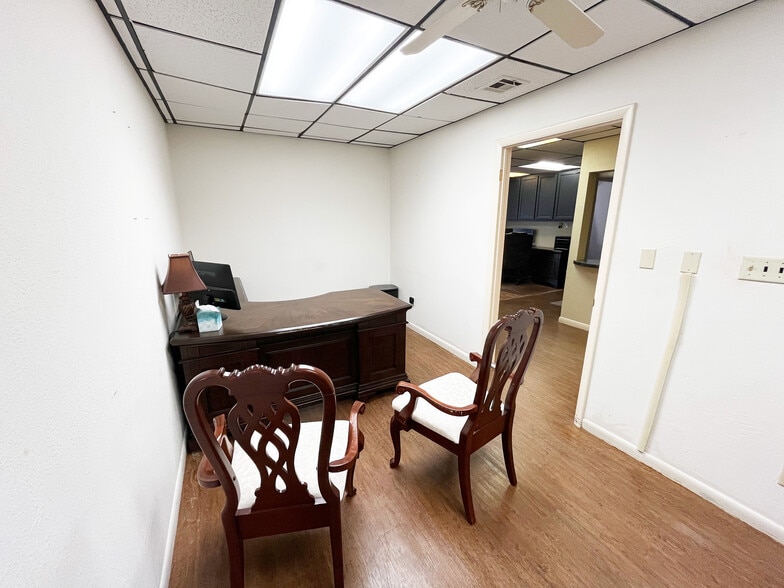 More Photos Of 127 S Broad St, Guthrie Office For Sale