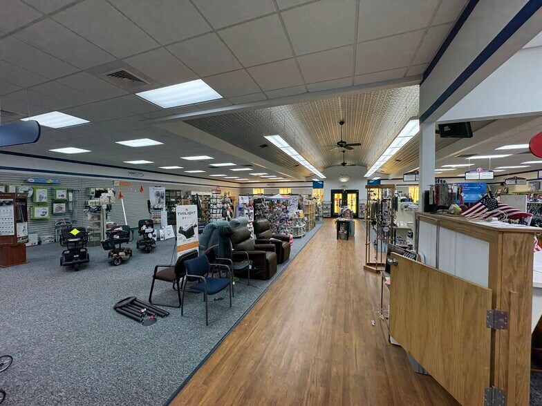 More Photos Of 15483 S Dixie Hwy, Monroe Storefront For Sale