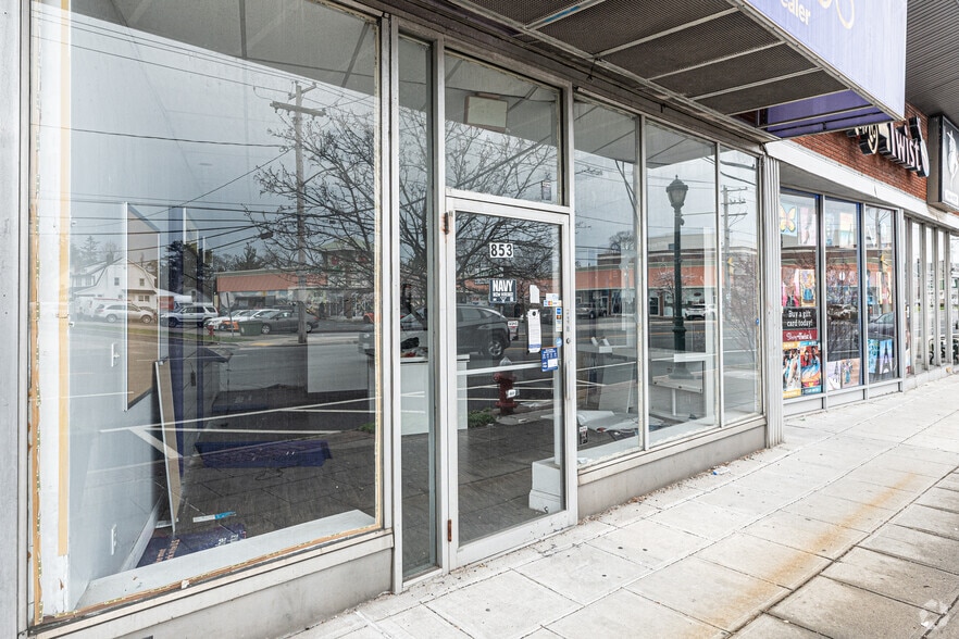 More Photos Of 851 Merrick Rd, Baldwin Storefront For Lease