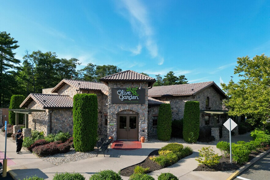 Primary Photo Of 401 Technology Center Dr, Stoughton Restaurant For Sale