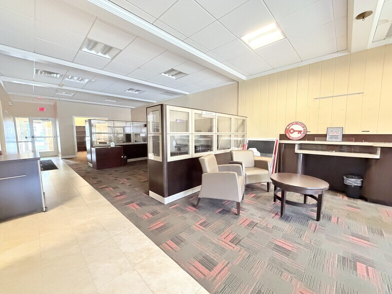 More Photos Of 56 Westchester Ave, Pound Ridge Freestanding For Lease
