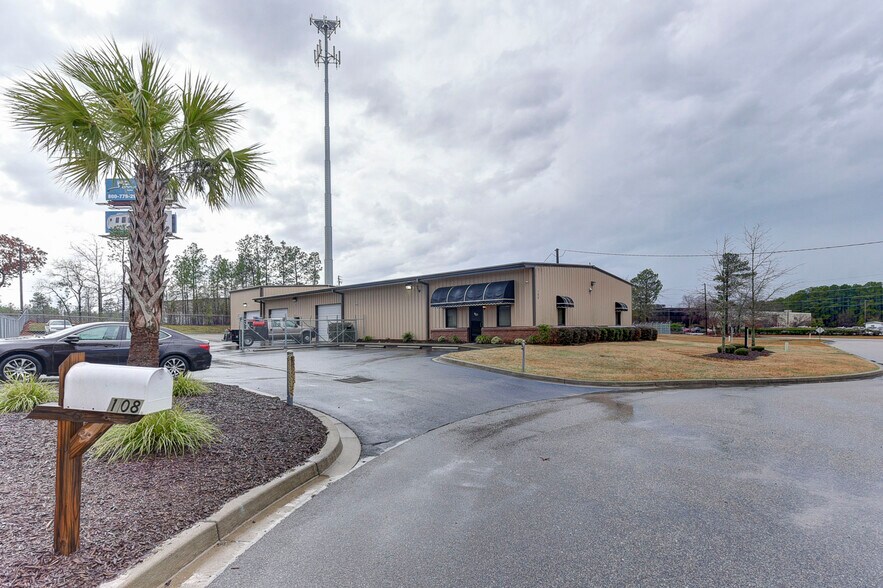 More Photos Of 108 Prides Way, Lexington Light Distribution For Sale