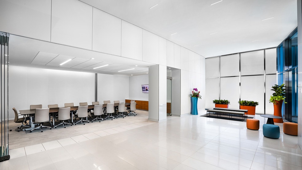 More Photos Of 1441 L St NW, Washington Office For Sale