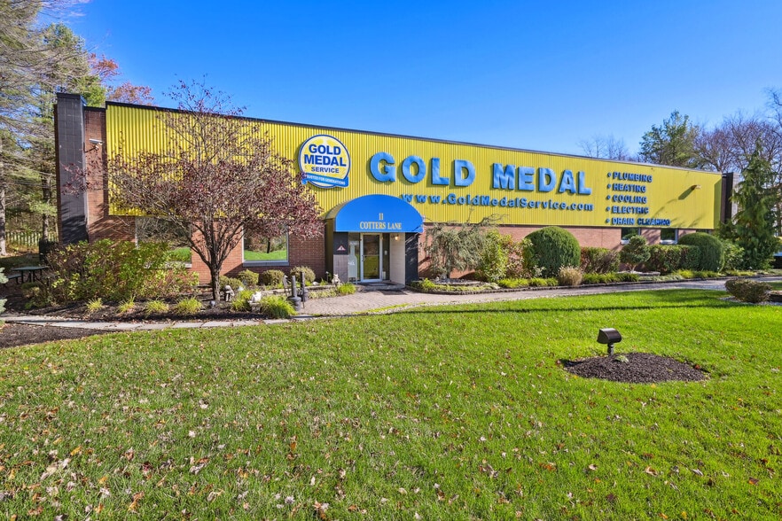 More Photos Of 11 Cotters Ln, East Brunswick Warehouse For Sale