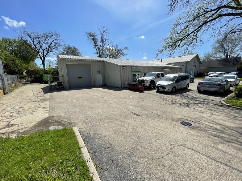 Primary Photo Of 955 Grace St, Elgin Warehouse For Lease