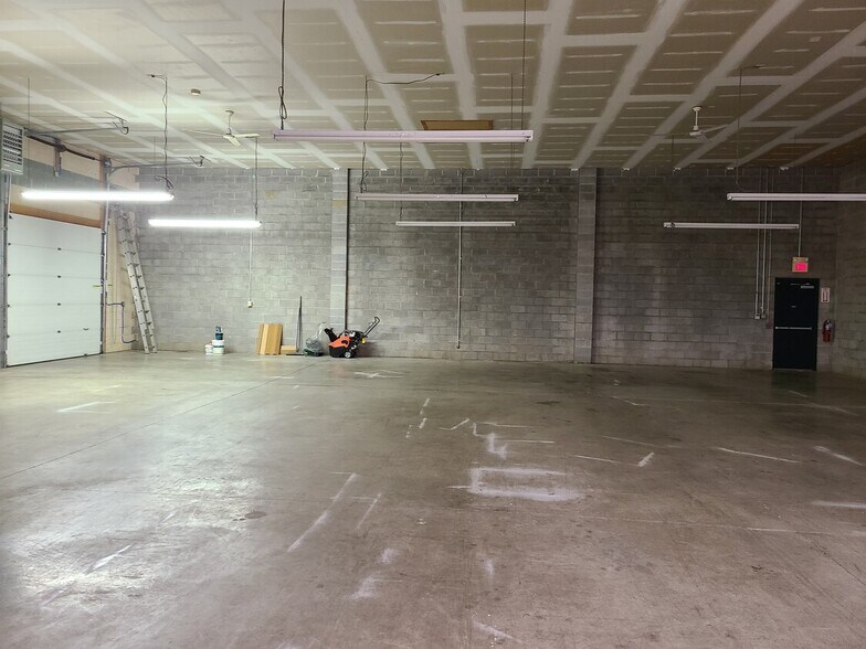 More Photos Of 3676 Crescent Ct E, Whitehall Warehouse For Lease