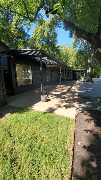 More Photos Of 1405 E 38th 1/2 St, Austin Office For Lease