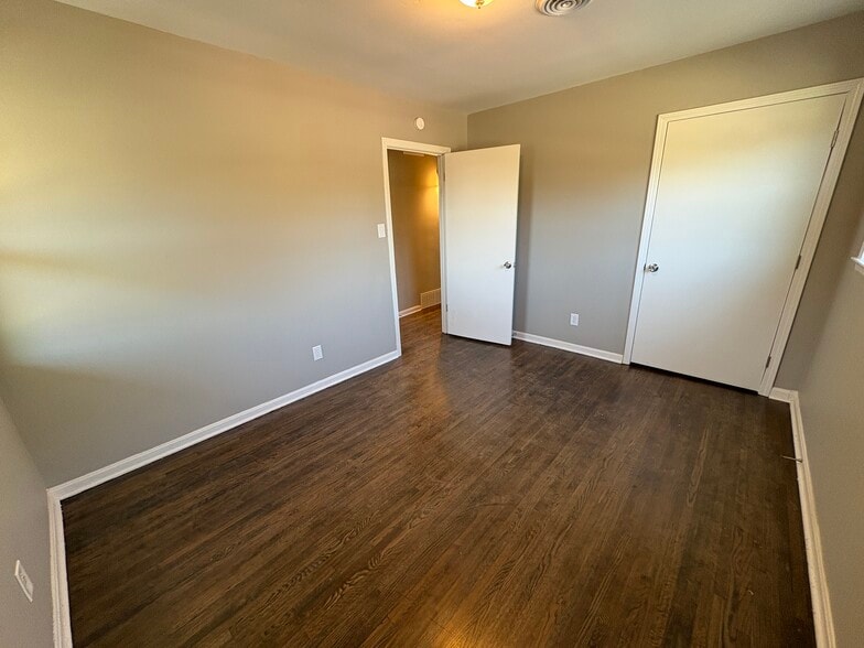 More Photos Of 4015 Summer Ave, Memphis Apartments For Sale