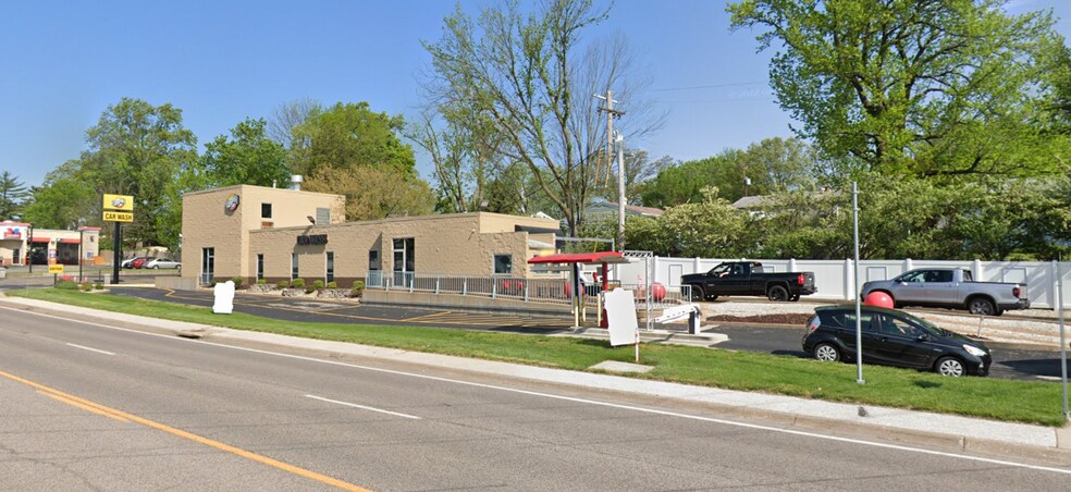 Primary Photo Of 10215 Watson Rd, Saint Louis Carwash For Sale