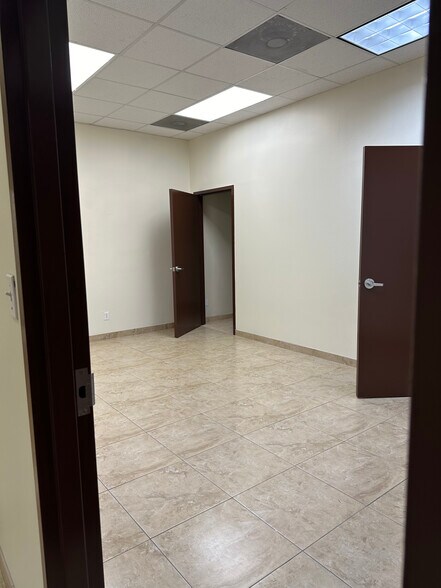 More Photos Of 1317 E Jasmine Ave, McAllen Light Distribution For Lease
