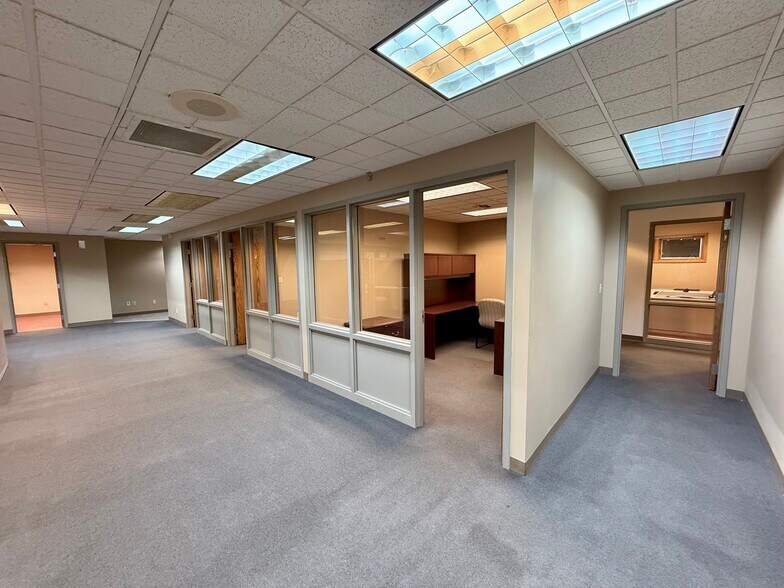 More Photos Of 321 S Blanchard St, Findlay Office For Sale