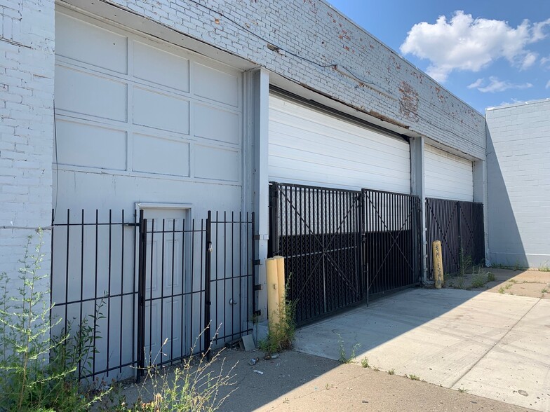 More Photos Of 9145 Vincent St, Hamtramck Warehouse For Sale