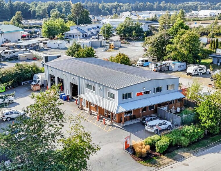 More Photos Of 38925 Production Way, Squamish Auto Repair For Sale