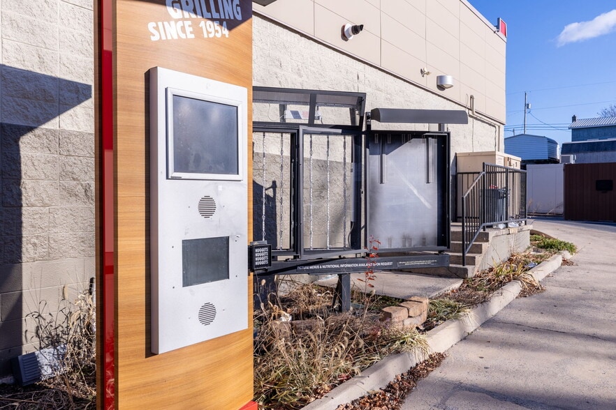 More Photos Of 601 4th St, Shenandoah Fast Food For Lease