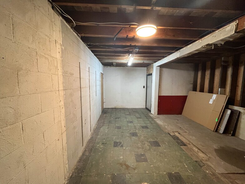 More Photos Of 28401 Salmon River Hwy, Grand Ronde Service For Lease