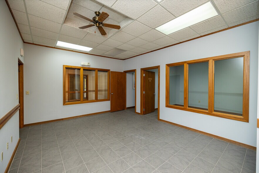 More Photos Of 1020 N Main St, Wichita Medical For Sale