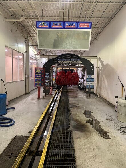 More Photos Of 5600 New Wilke Rd, Rolling Meadows Carwash For Sale