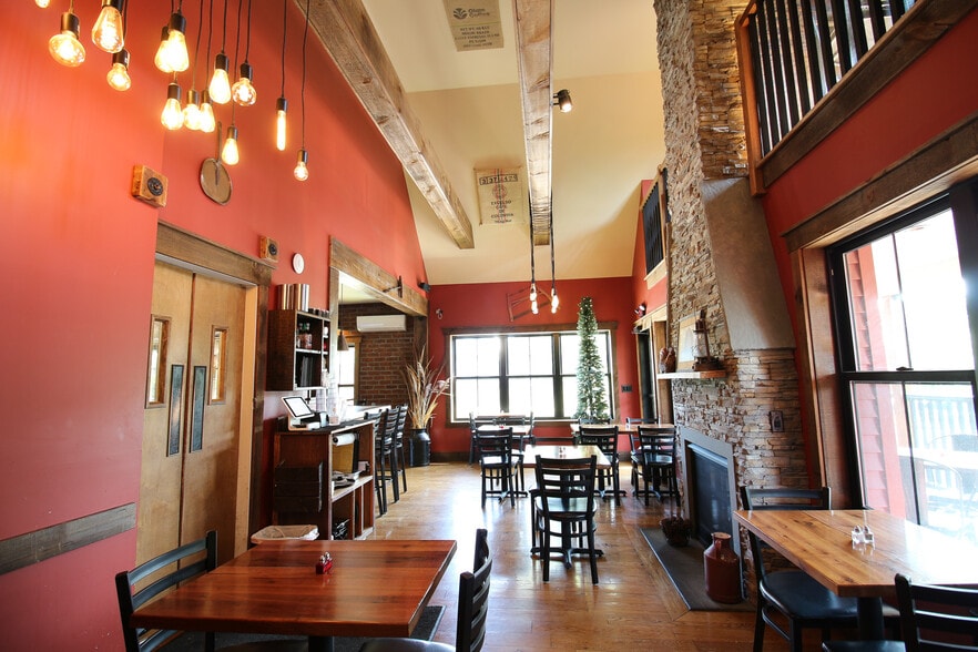 More Photos Of 368 E Main St, Middletown Restaurant For Sale