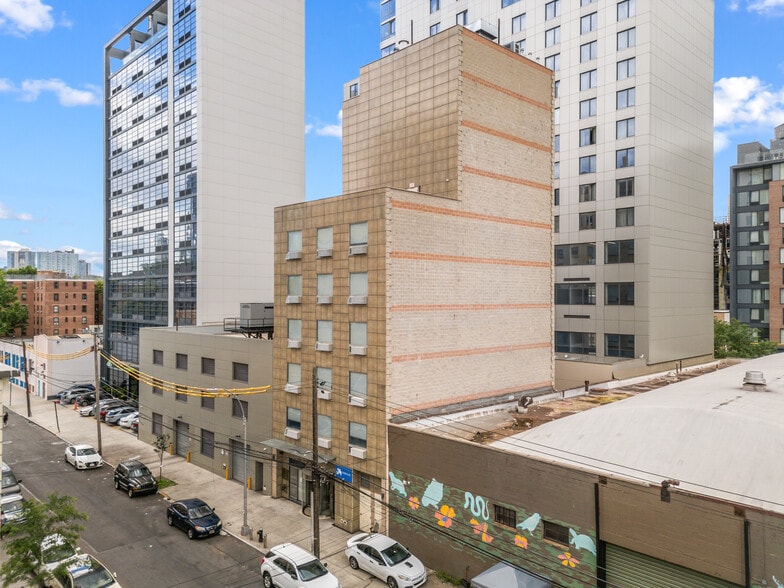More Photos Of 3858 12th St, Long Island City Hotel For Sale