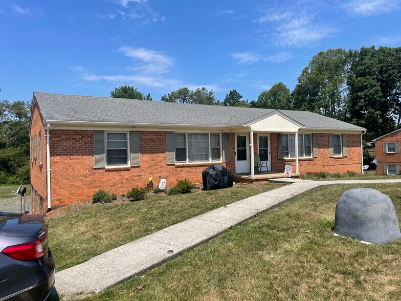 More Photos Of 193 Cedar Cove Ln, Spout Spring Apartments For Sale
