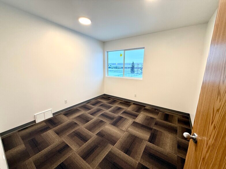 More Photos Of 8 Van Der Horn Way, Red Deer County Truck Terminal For Sale