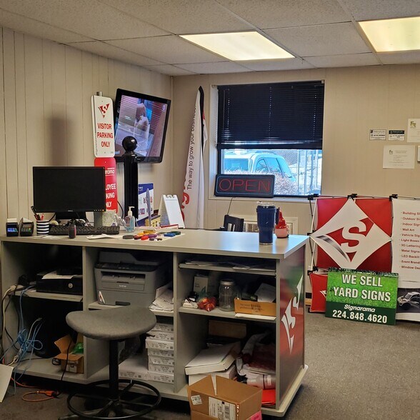 More Photos Of 28039 W Commercial Ave, Lake Barrington Industrial For Lease