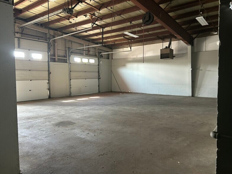 More Photos Of 3499 E Main St, Kalamazoo Auto Repair For Sale