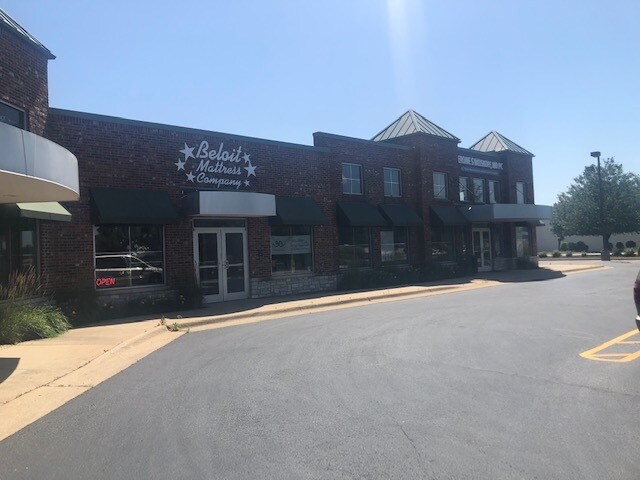 More Photos Of 6545 Lexus Dr, Rockford Unknown For Lease