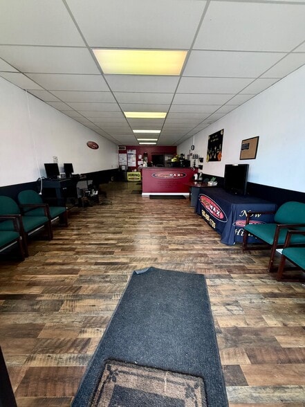 More Photos Of 1983-1999 Harrodsburg Rd, Lexington Unknown For Lease