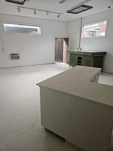 More Photos Of 201 Meadowlark Ln, Sonoma Industrial For Lease