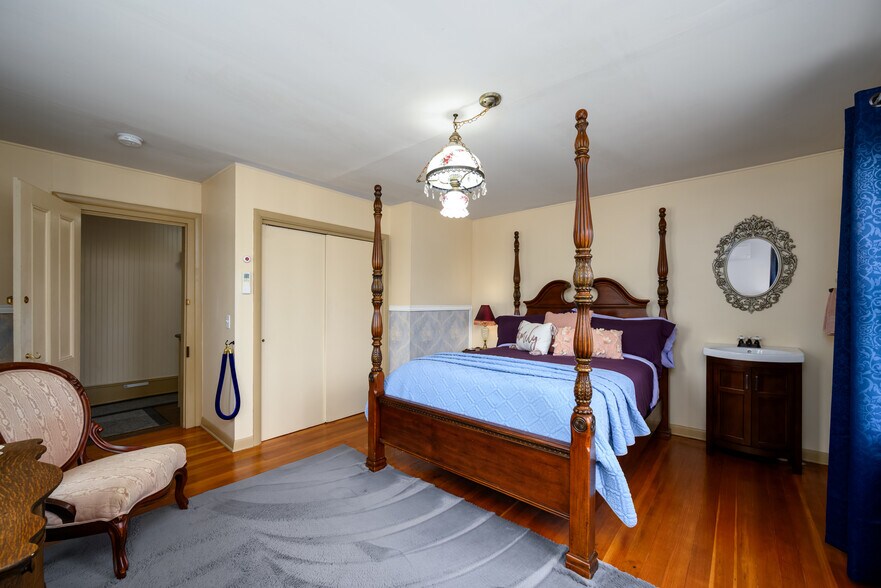 More Photos Of 236 SE Stephens St, Roseburg Hospitality For Sale