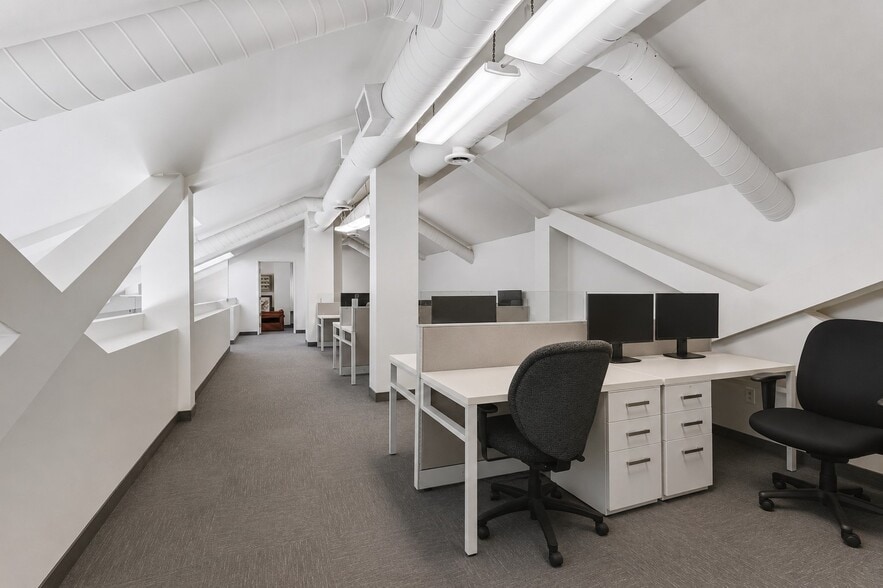 More Photos Of 2140 Cotner Ave, Los Angeles Loft Creative Space For Sale