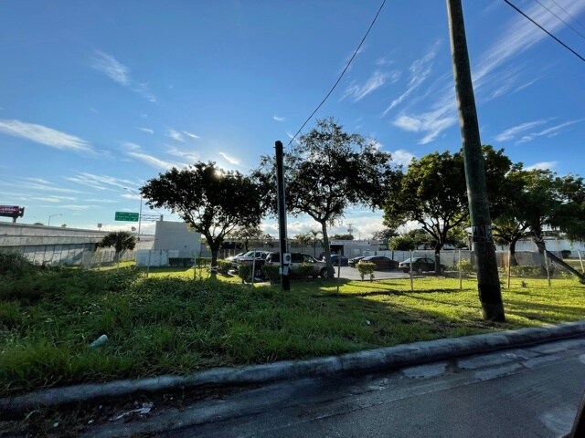 More Photos Of 1815 10th Ave N, Lake Worth Beach Warehouse For Lease