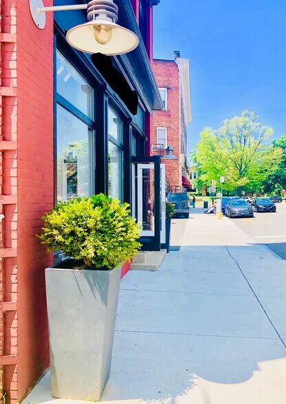 More Photos Of 12 Havemeyer Pl, Greenwich Office For Lease