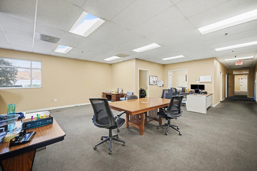 More Photos Of 10810 Withers Cove Park Dr, Charlotte Warehouse For Lease