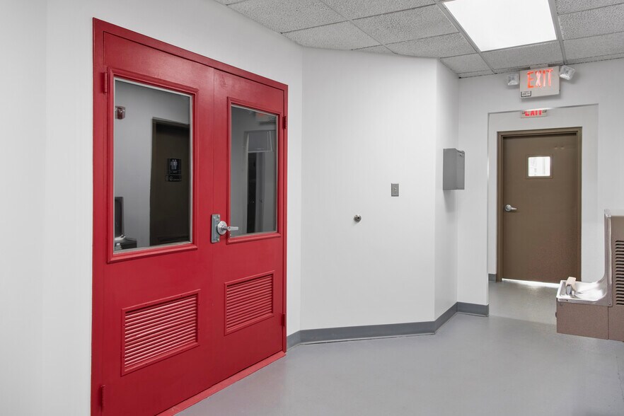 More Photos Of 12276 Wilkins Ave, Rockville Flex For Lease