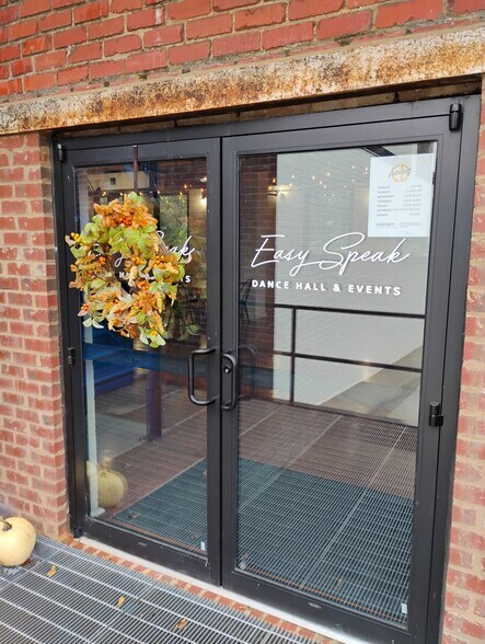 More Photos Of 409 5th St, Lynchburg Storefront Retail Office For Lease
