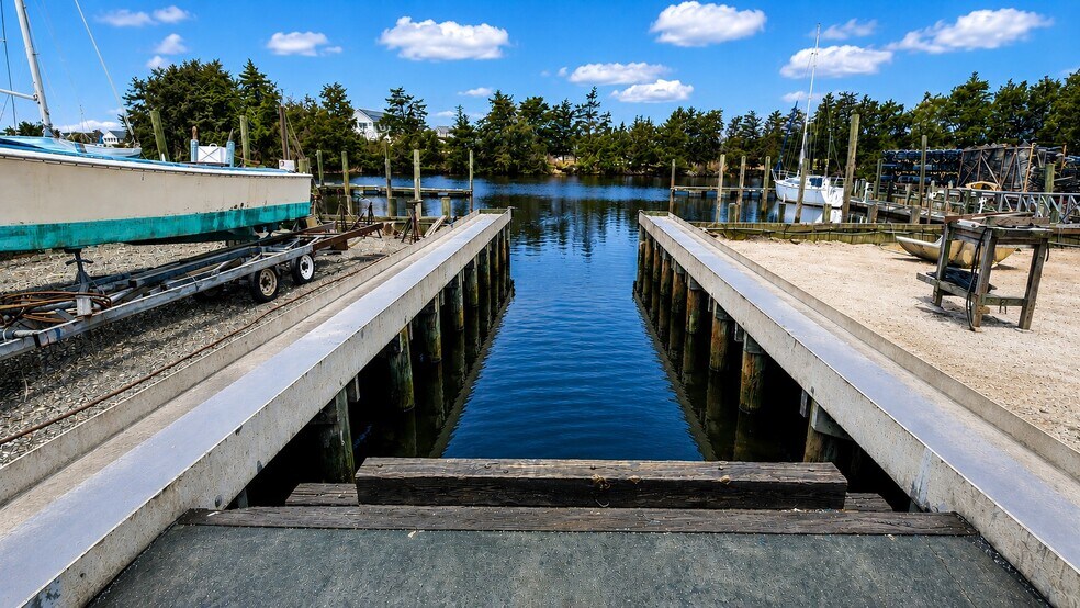More Photos Of 470 S Green St, Tuckerton Marina For Sale