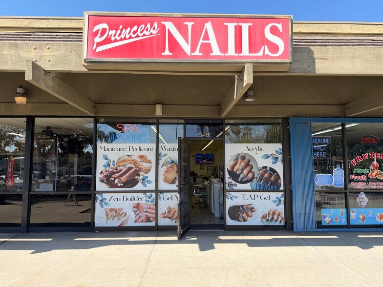 Primary Photo Of 962-966 S Santa Fe Ave, Vista General Retail For Lease