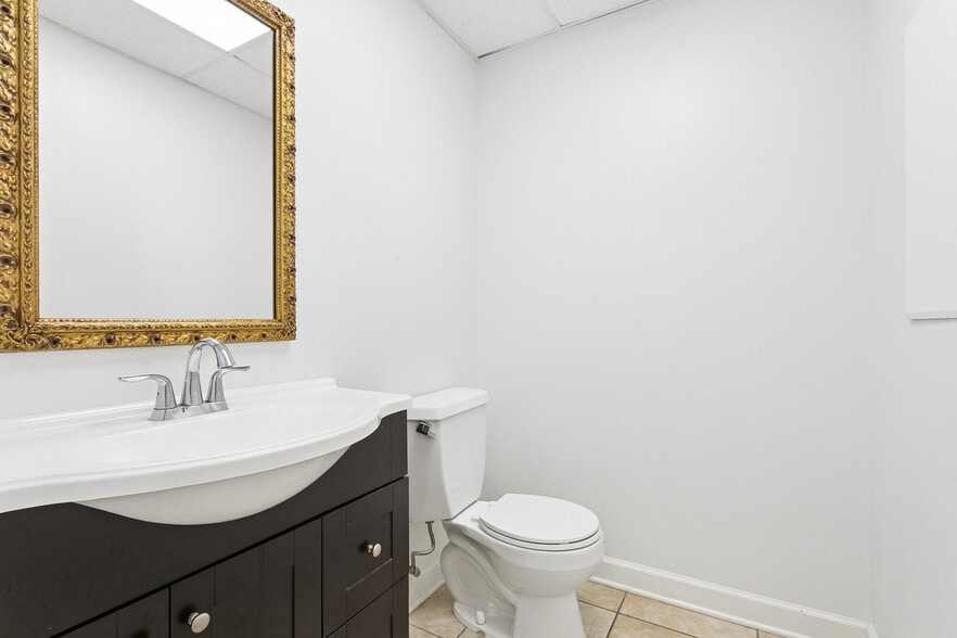 More Photos Of 201 23rd St, Kenner Warehouse For Sale