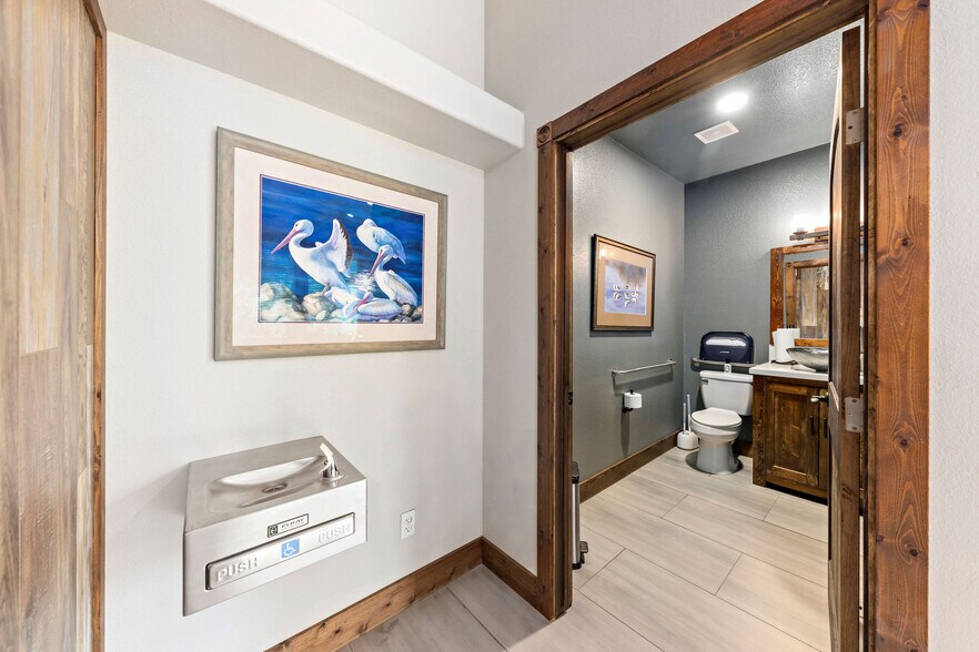 More Photos Of 873 NE 7th St, Grants Pass Medical For Lease